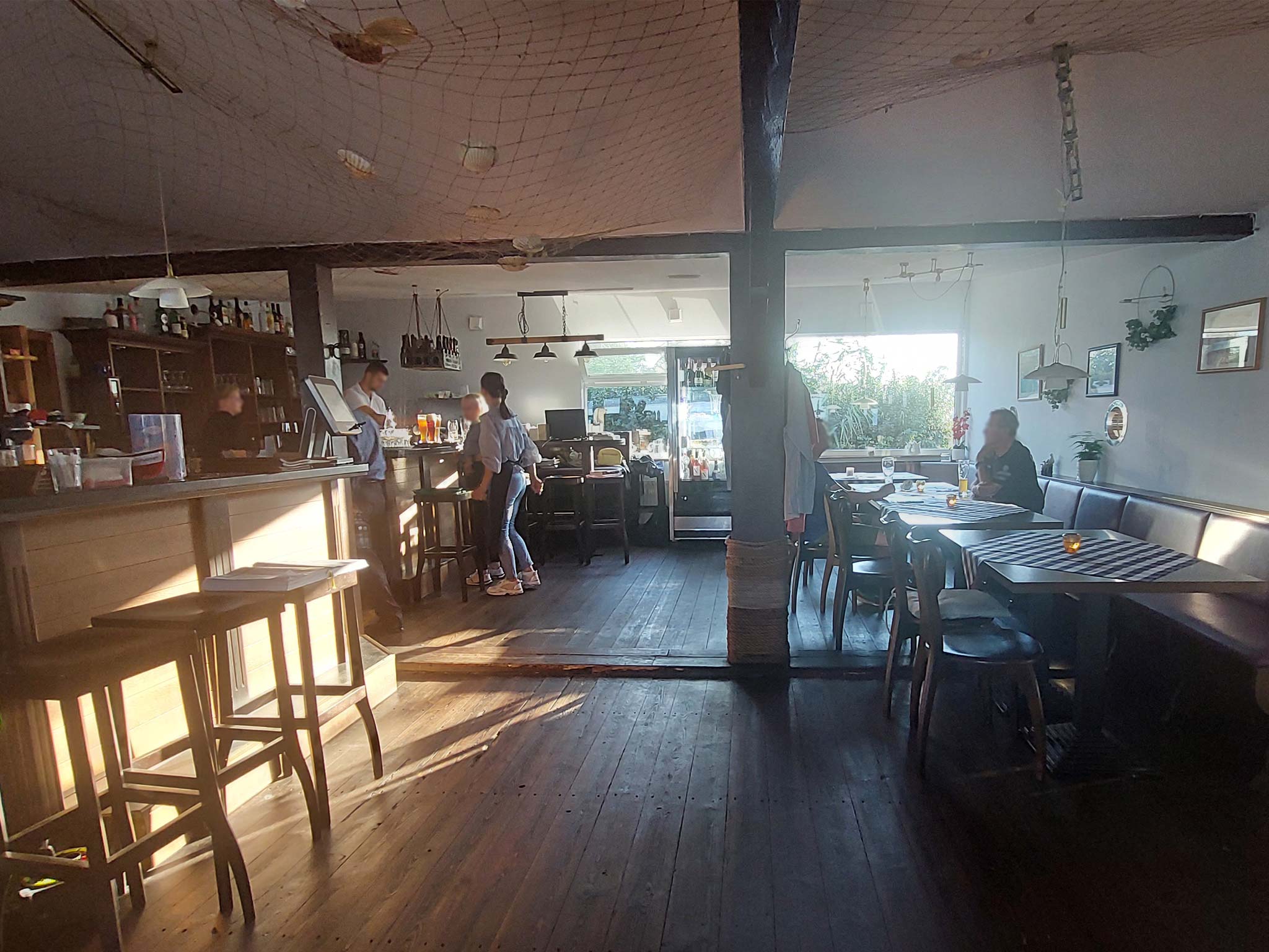 02.-Aristo-Strandhalle-Moenkebude-restaurant-lecker-gyros-zaziki-bier-wein-biergarten