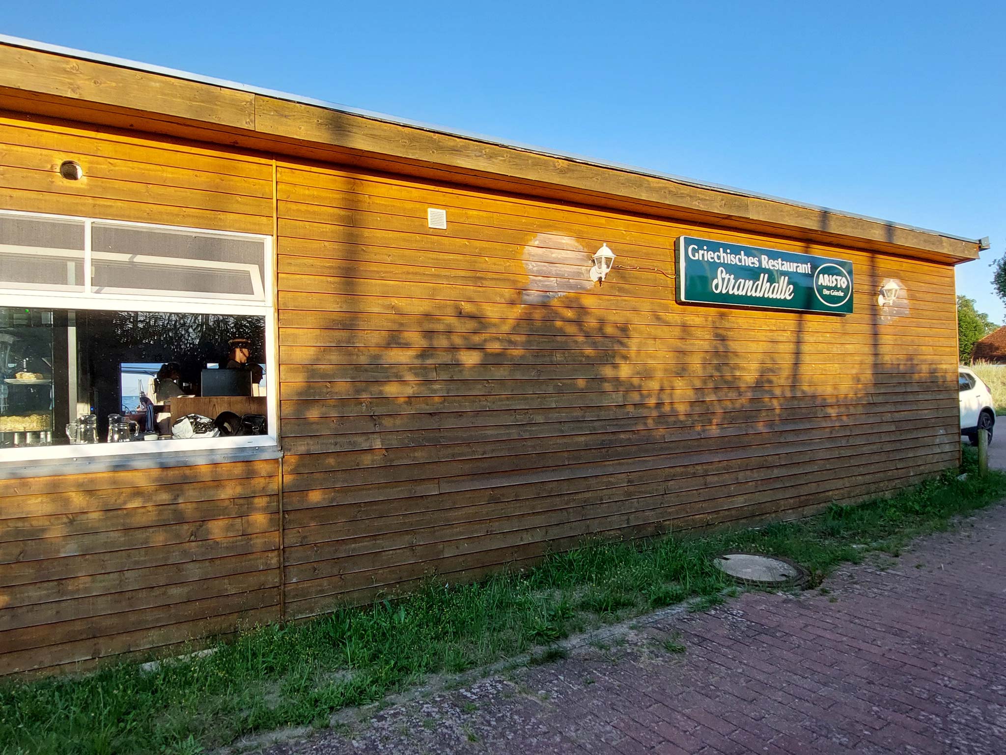 05.-Aristo-Strandhalle-Moenkebude-restaurant-gyros-bifteki-steak-fisch-bier-wein-biergarten